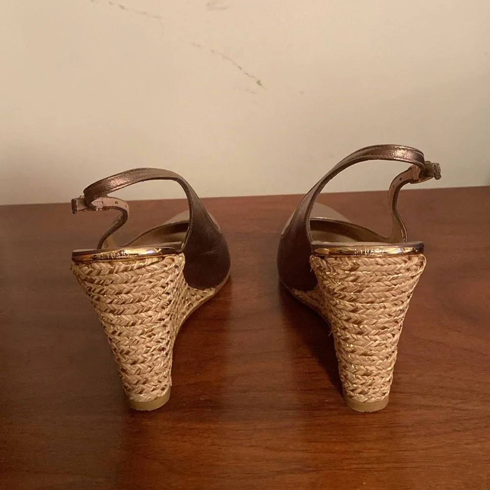 Stuart Weitzman - Picture 4 of 15